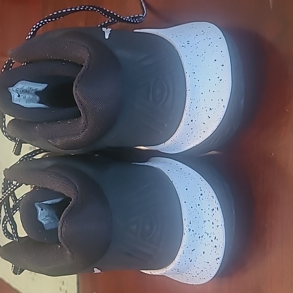 Nike Kyrie Flytrap 4.  Size 10 Men's. - Picture 5 of 13